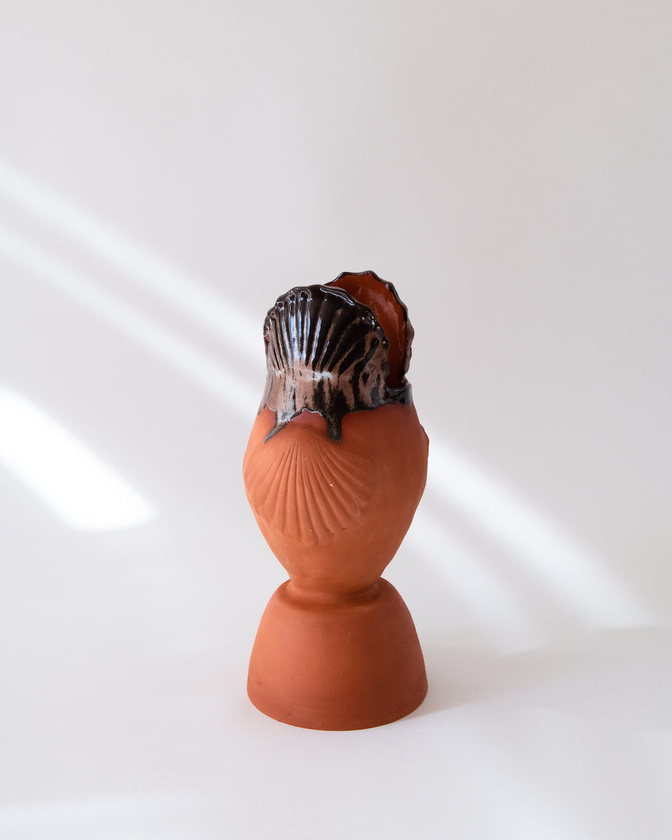Tulum Pedestal Shell Vase